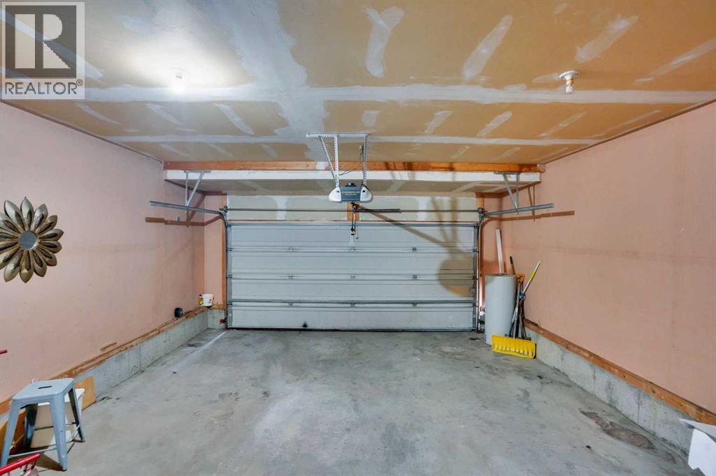 17 Taracove Crescent NE - 6