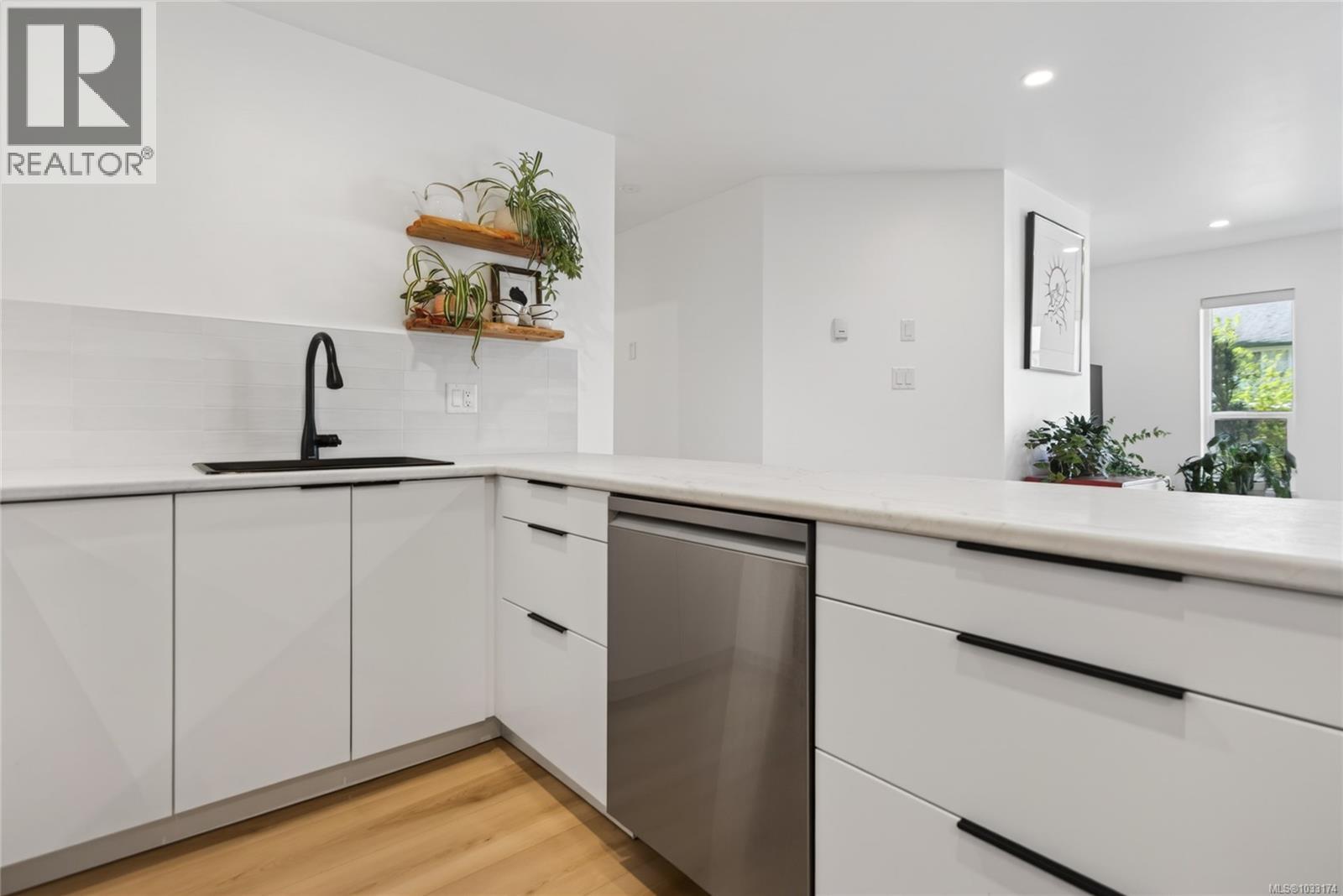 104 4699 Alderwood Pl, Courtenay