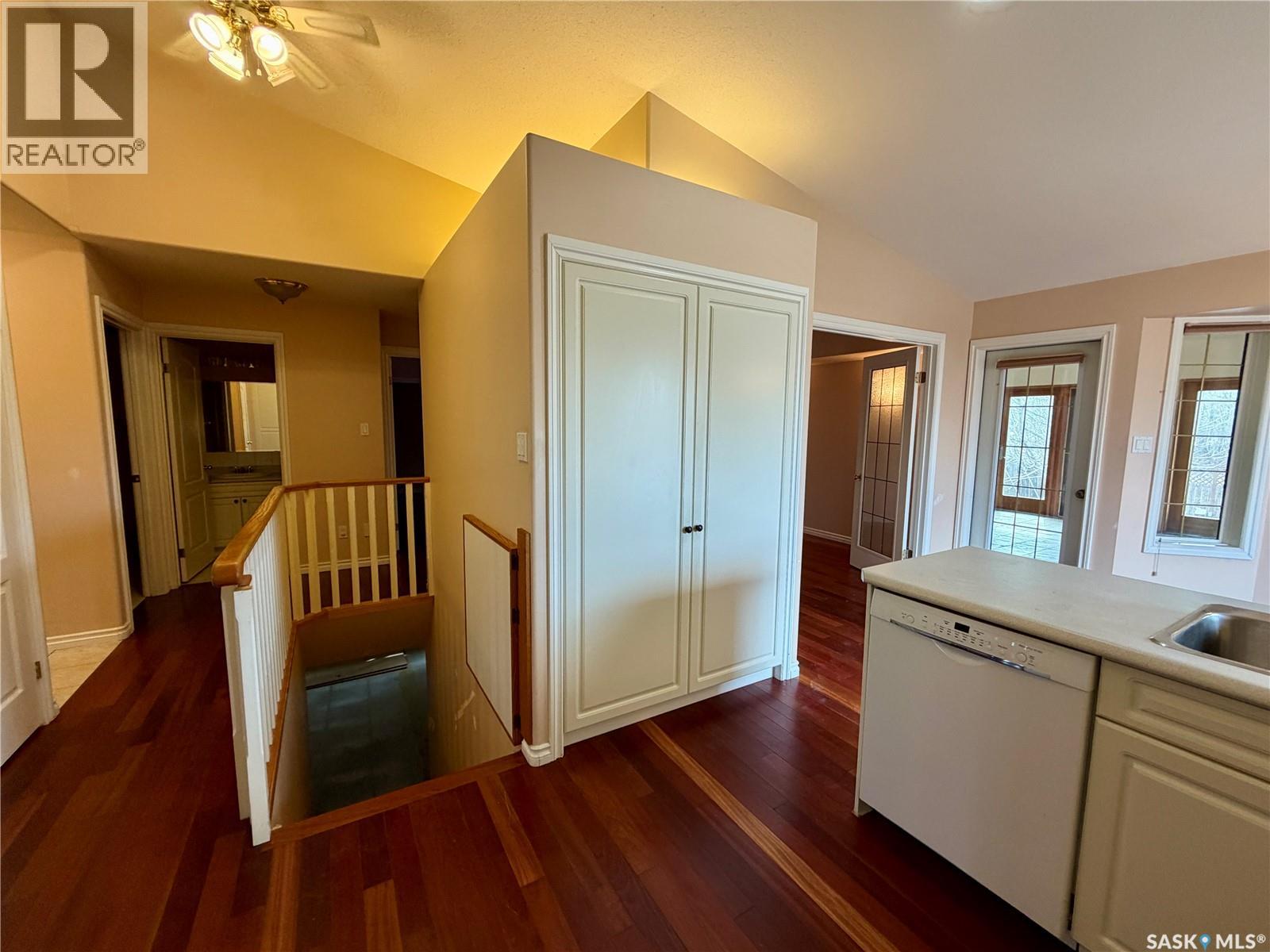 616 3rd STREET E - 10