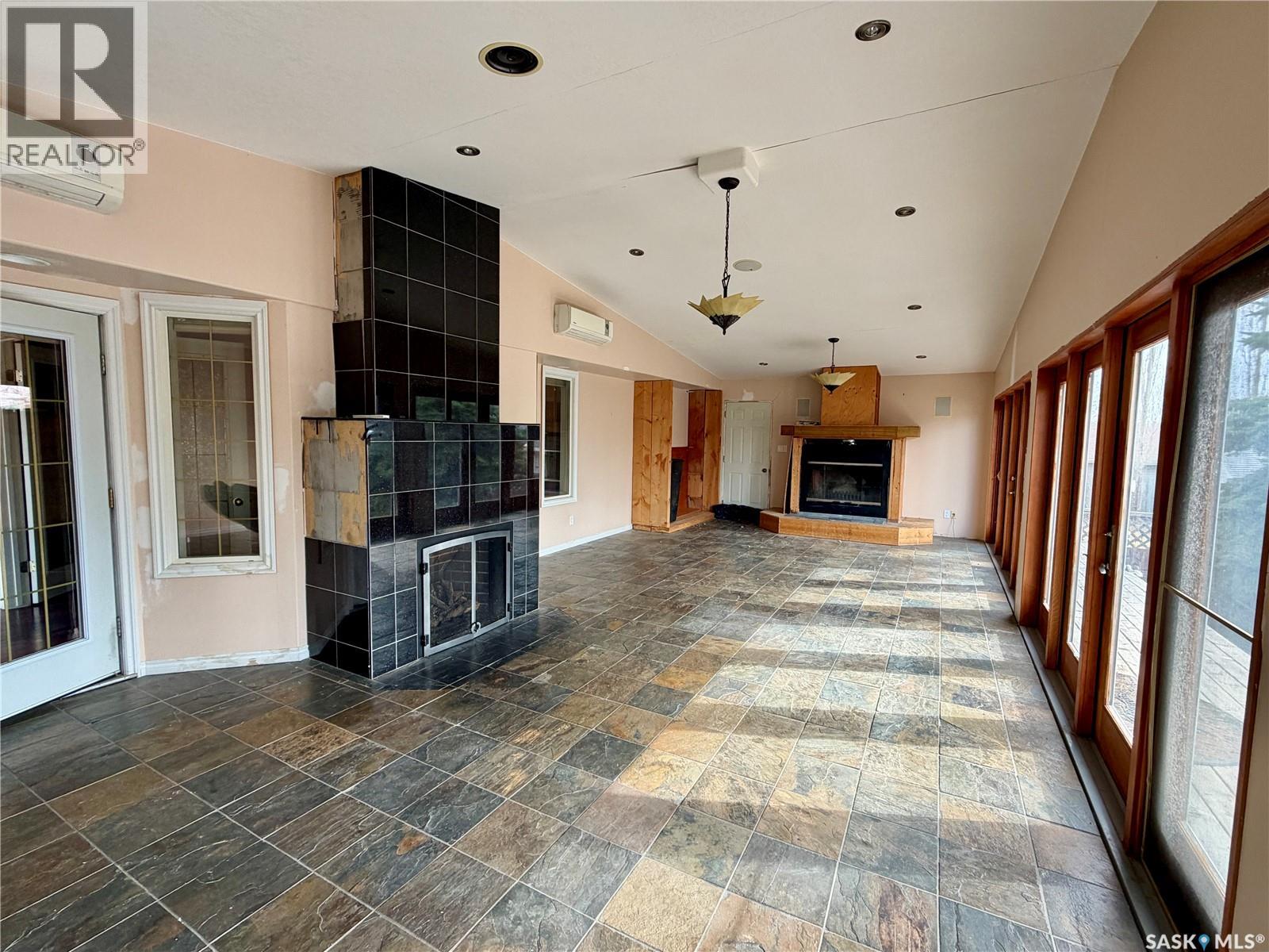 616 3rd STREET E - 12