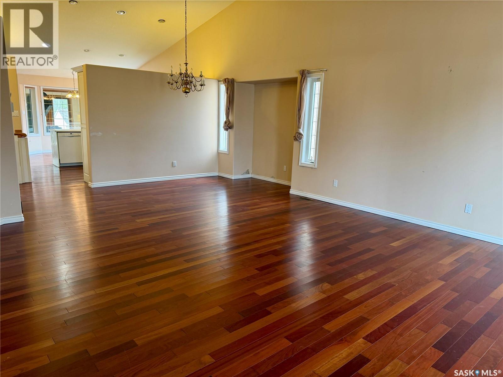 616 3rd STREET E - 16