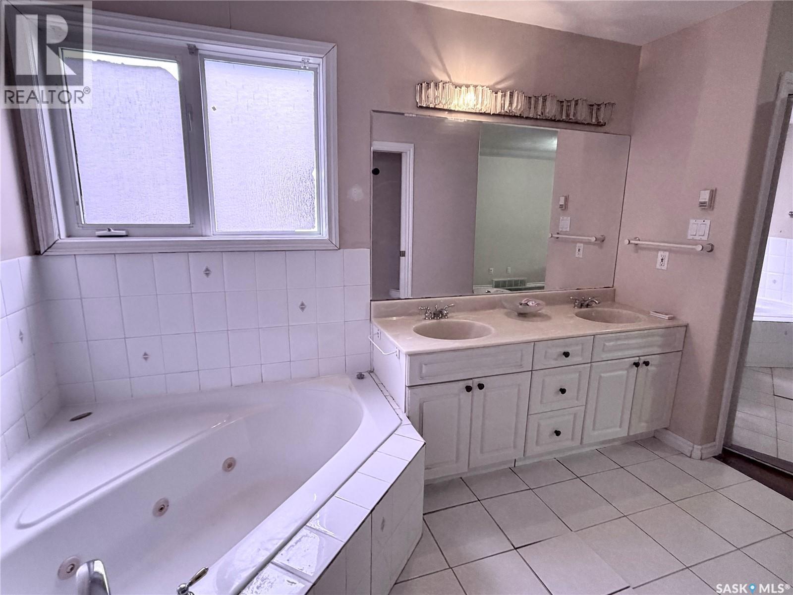 616 3rd STREET E - 19