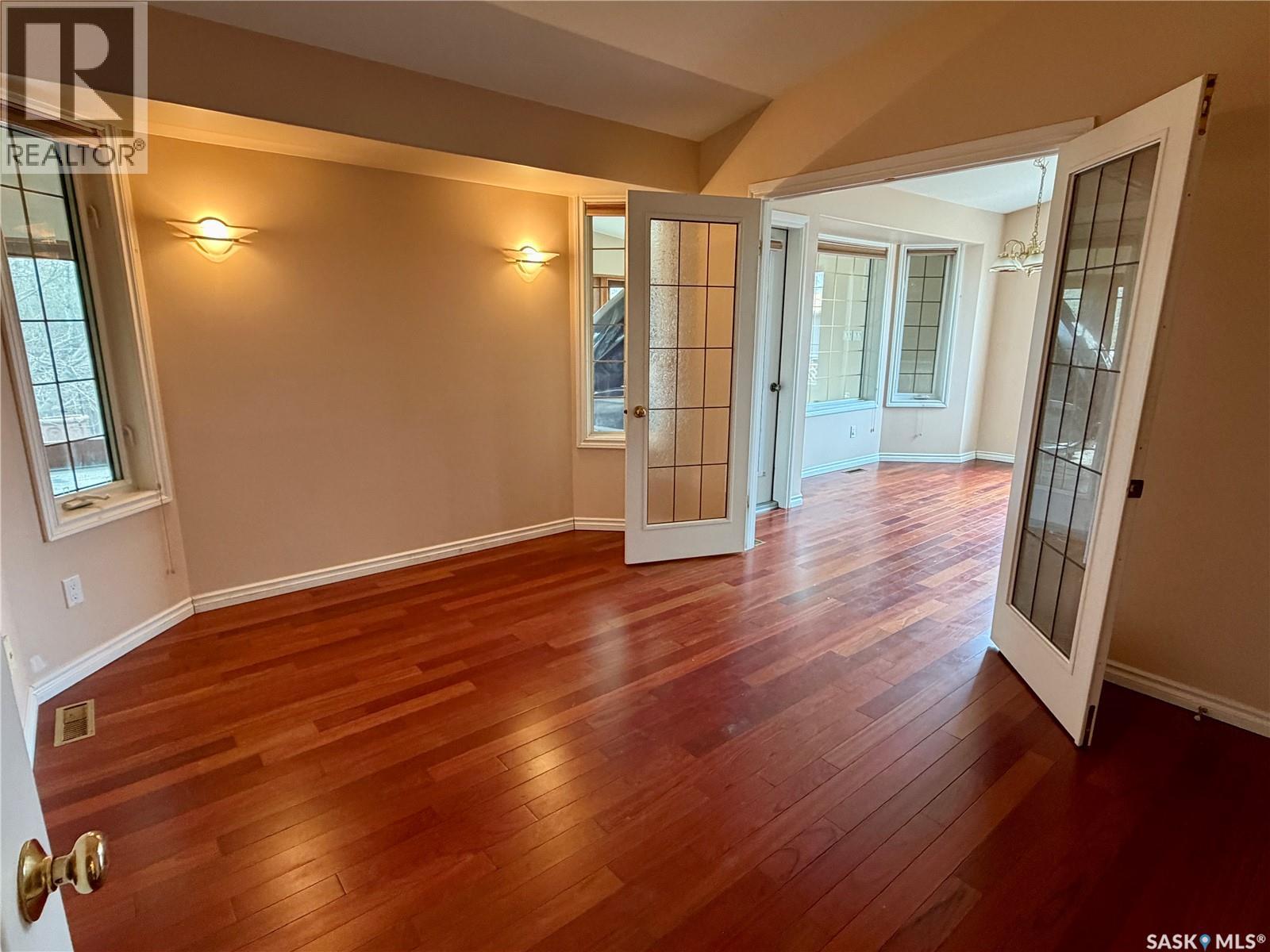 616 3rd STREET E - 22