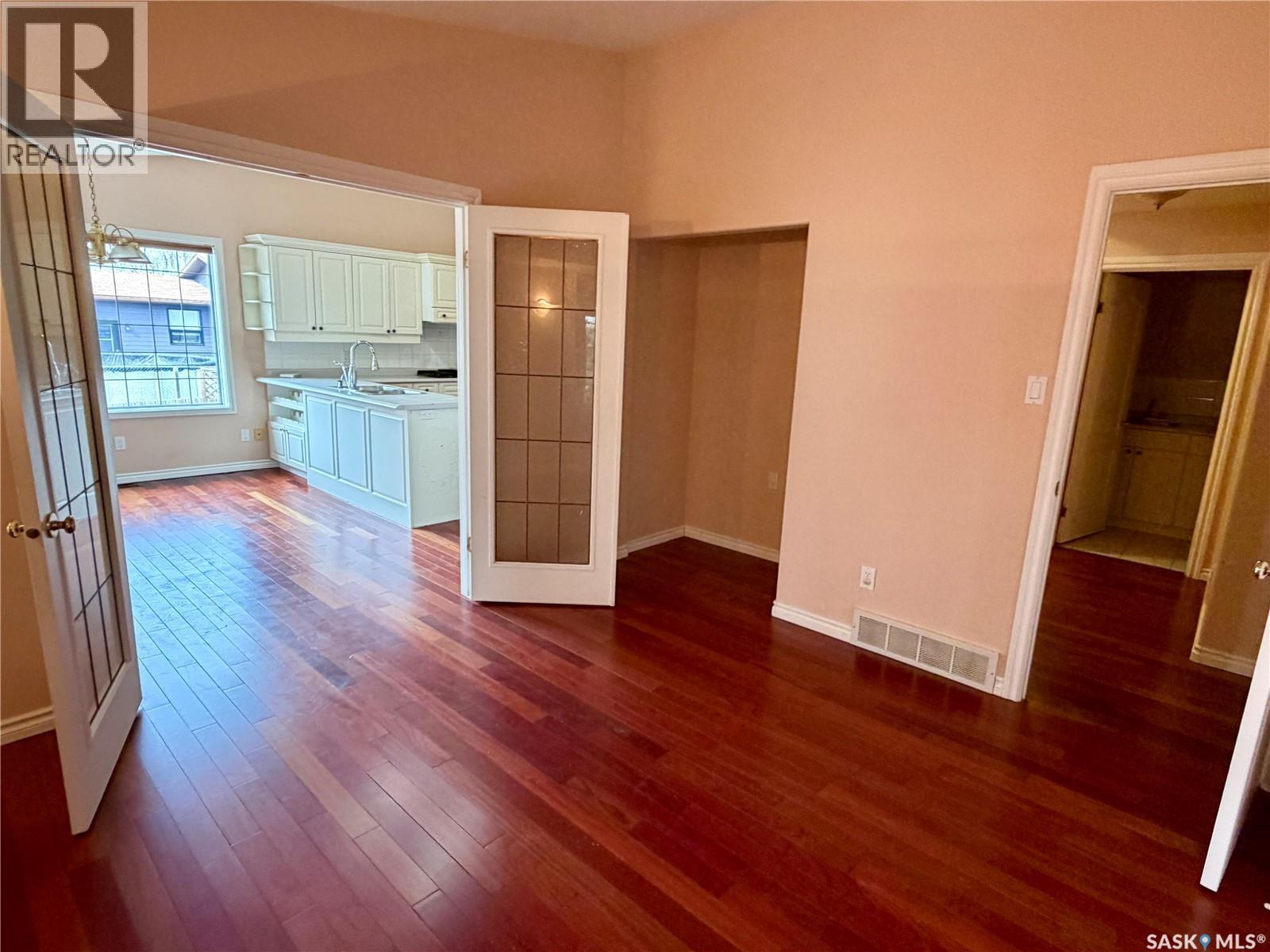 616 3rd STREET E - 23