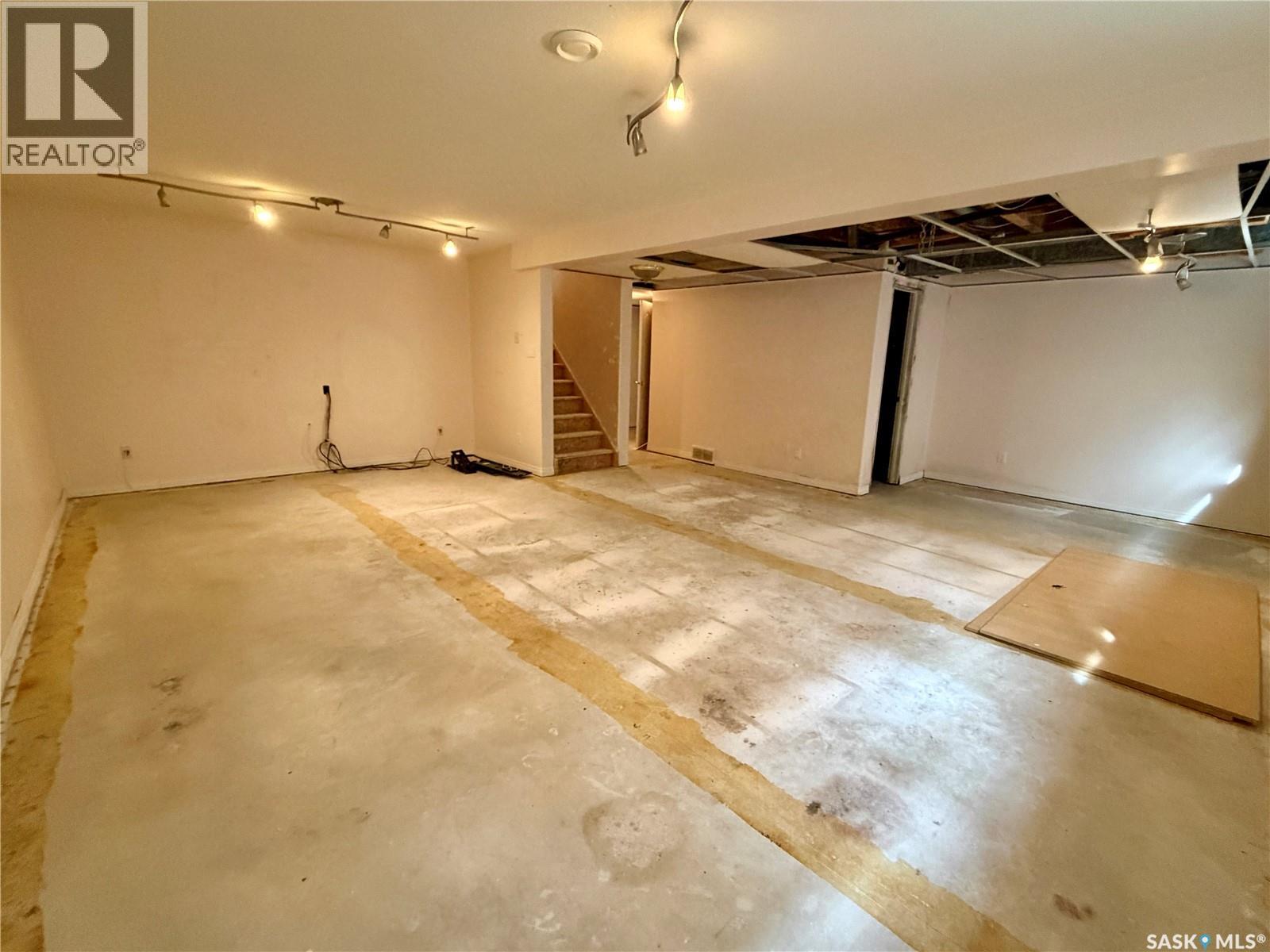 616 3rd STREET E - 32