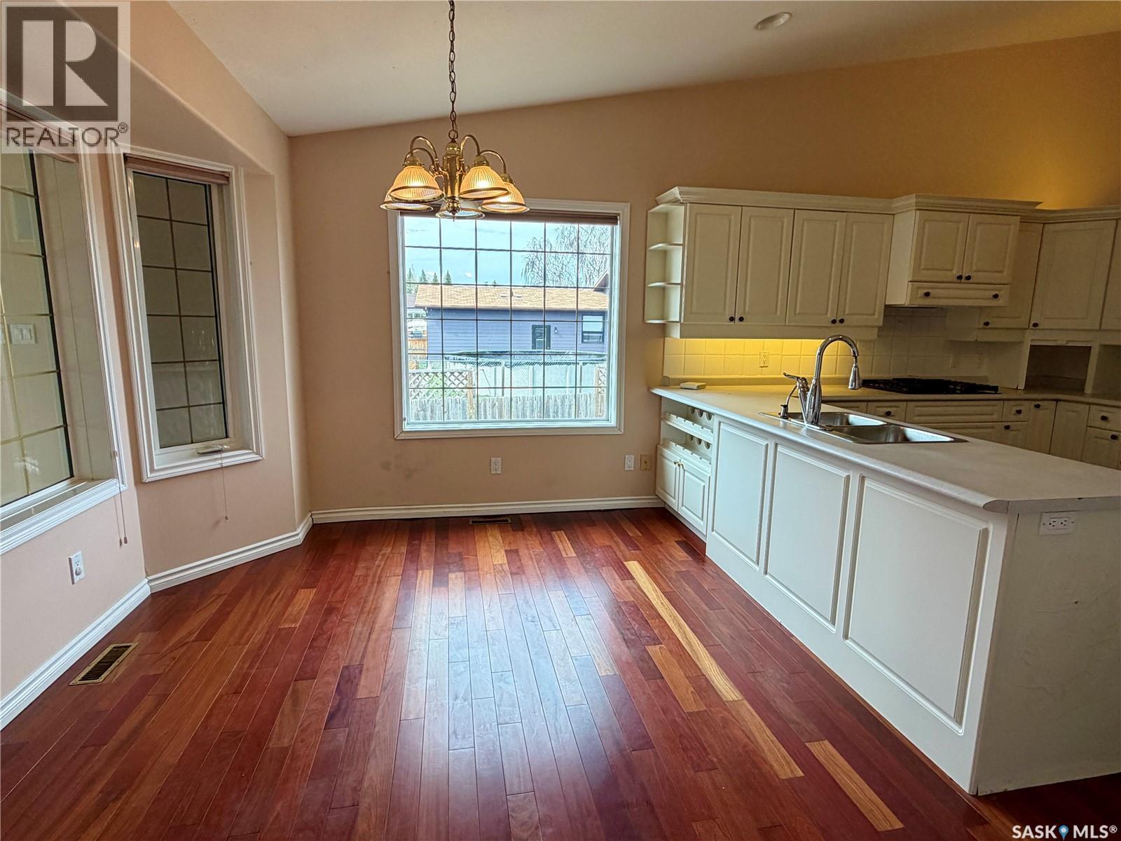 616 3rd STREET E - 7