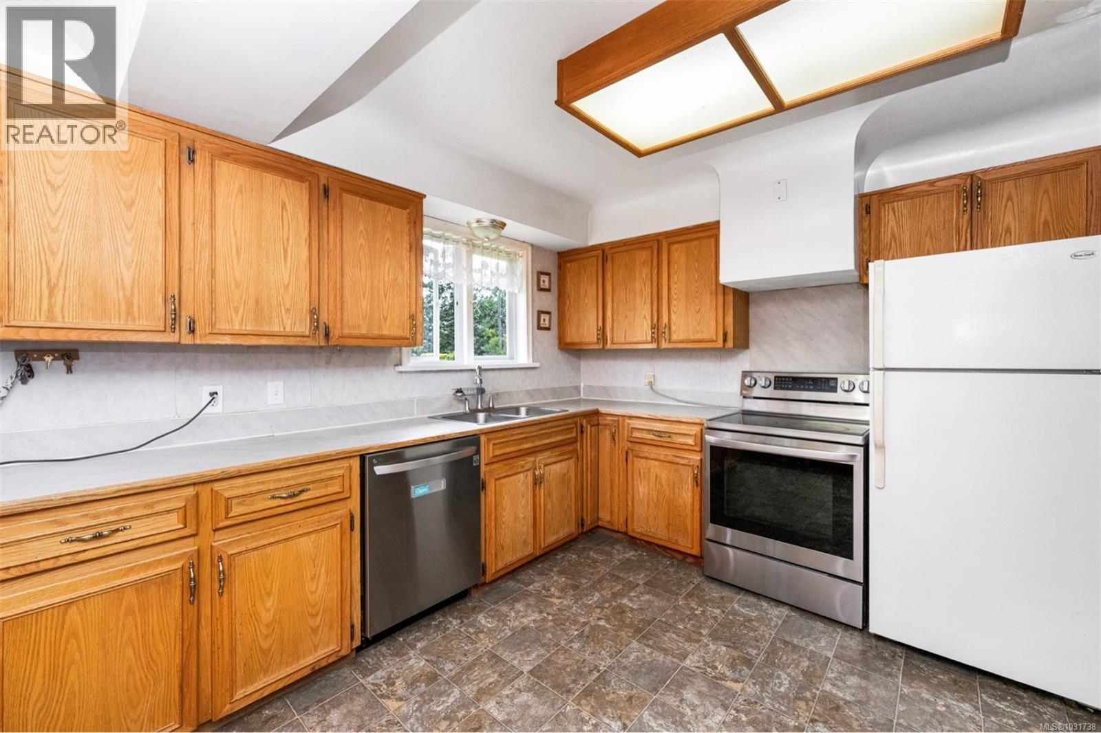  3517 Doncaster Drive, Saanich
