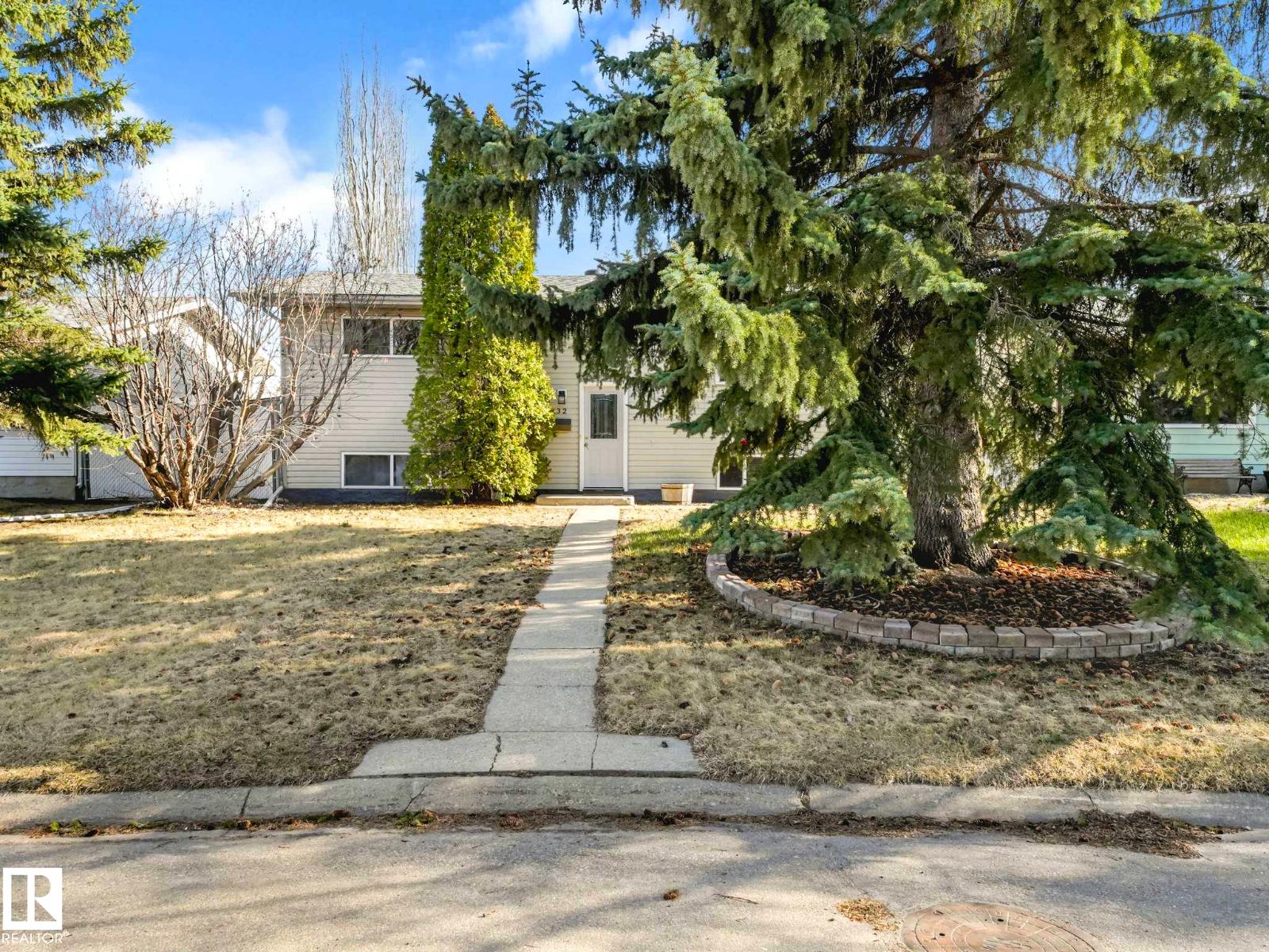 32 Manor DR - Image 2