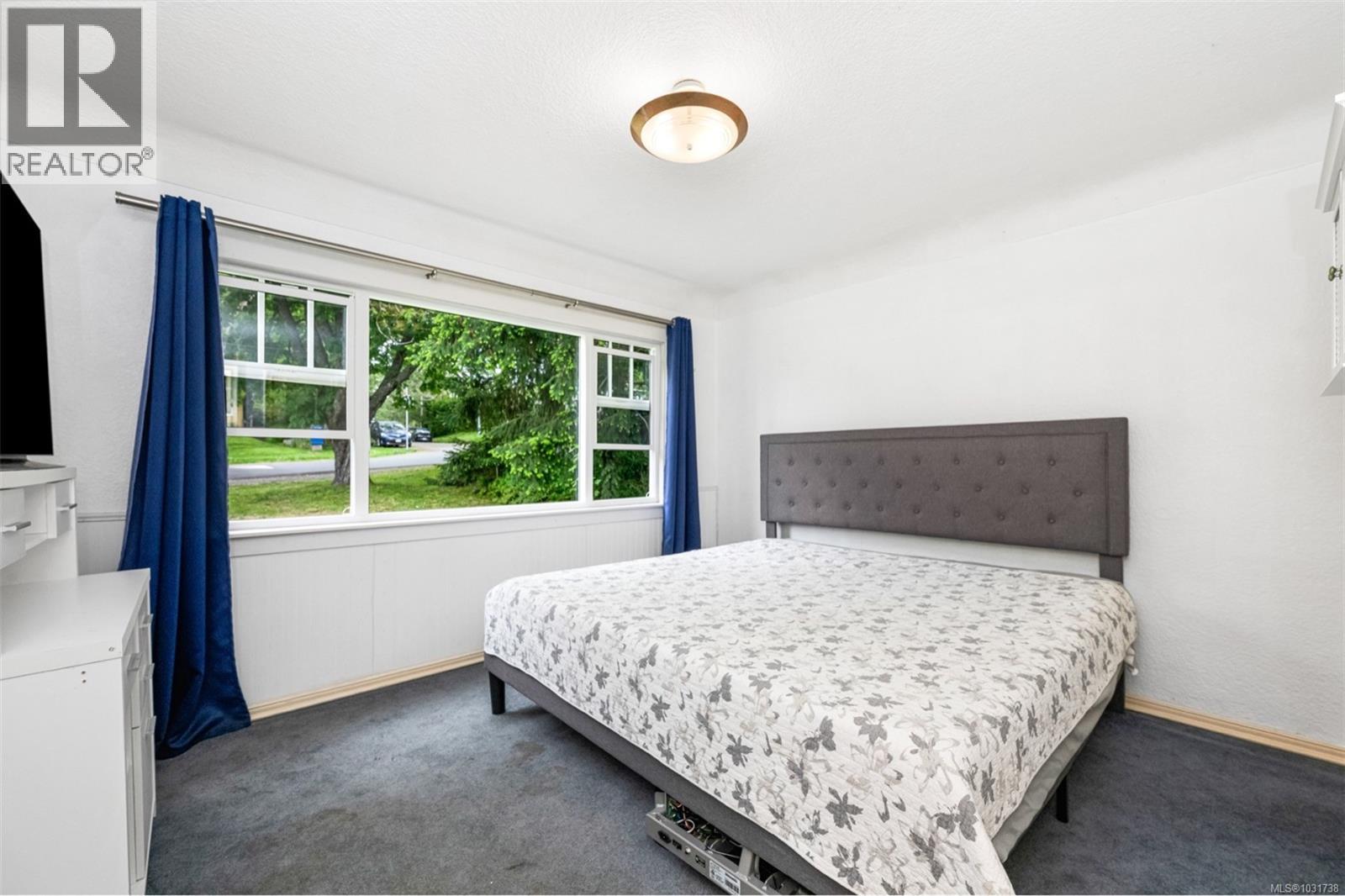  3517 Doncaster Drive, Saanich