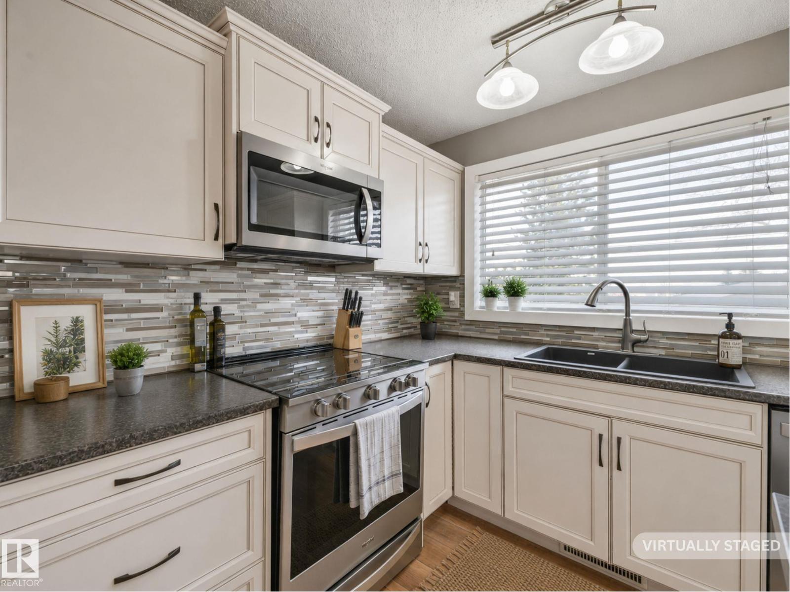 32 Manor DR - 25