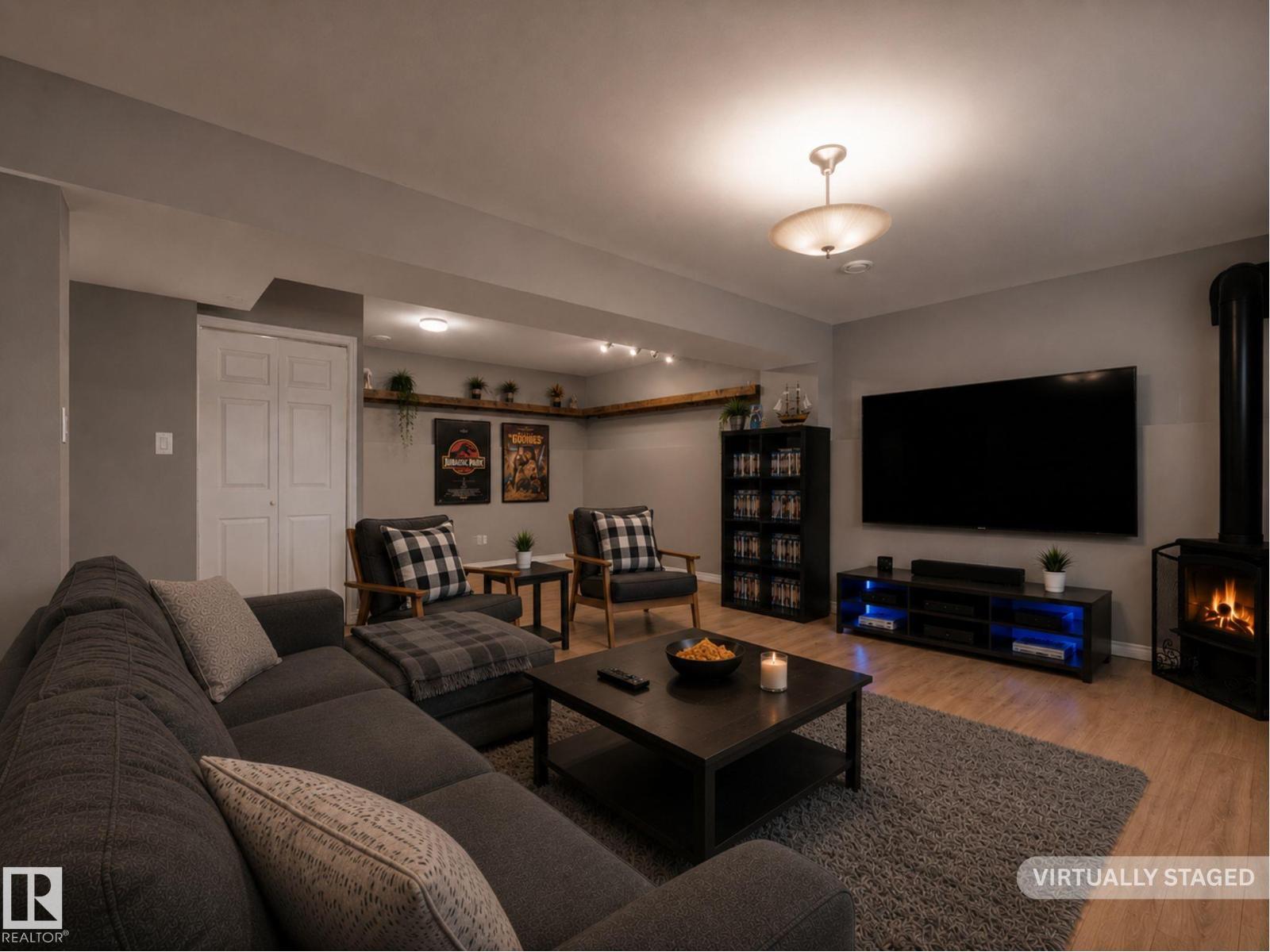 32 Manor DR - 42