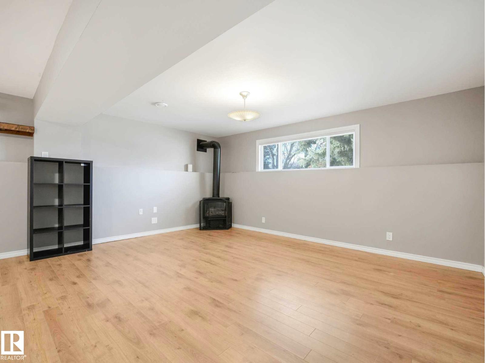 32 Manor DR - 39