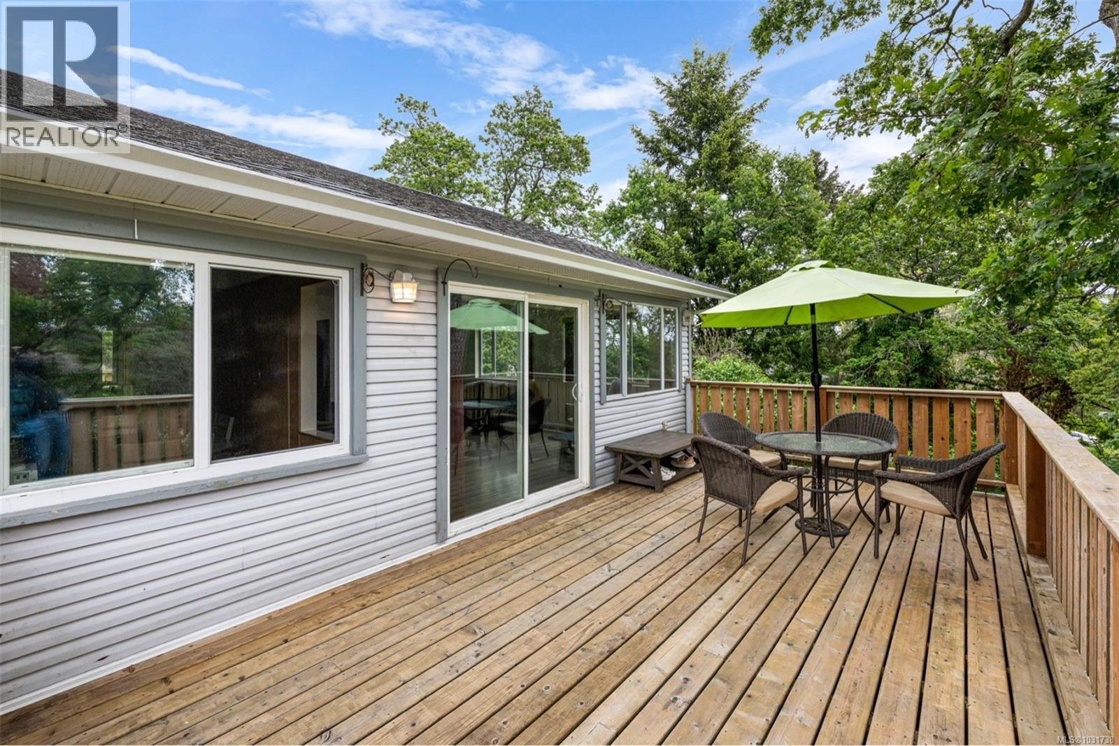 3517 Doncaster Dr - 34