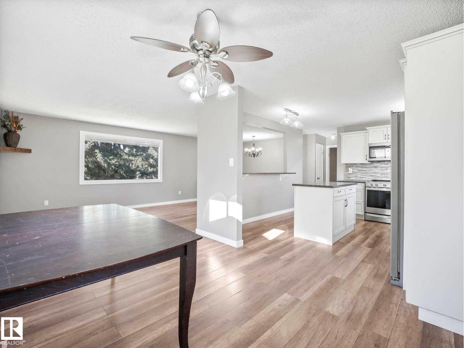 32 Manor DR - 16