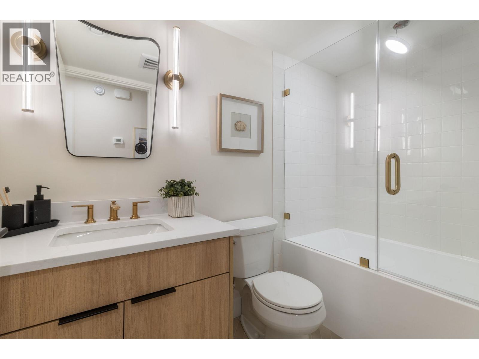 1 1937 TEMPLETON DRIVE — photo 3