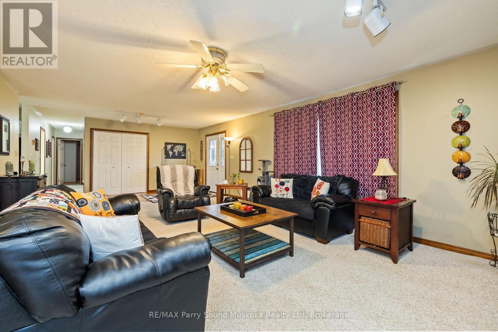 54 PINERIDGE DRIVE - 10