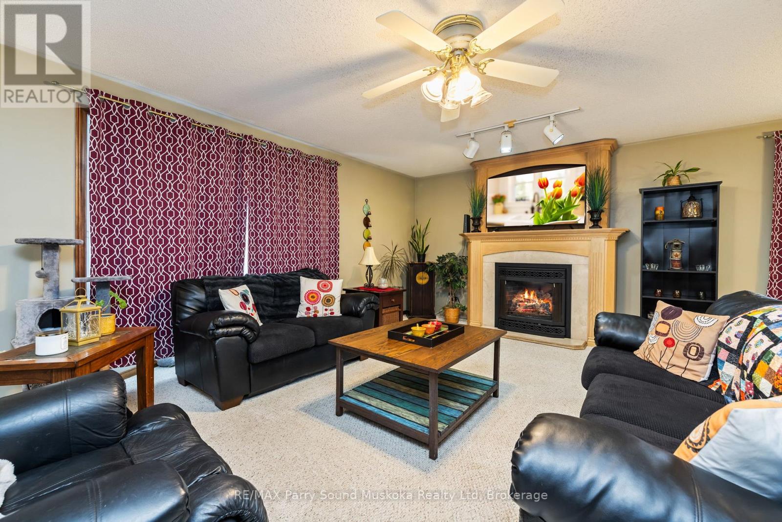 54 PINERIDGE DRIVE - 12