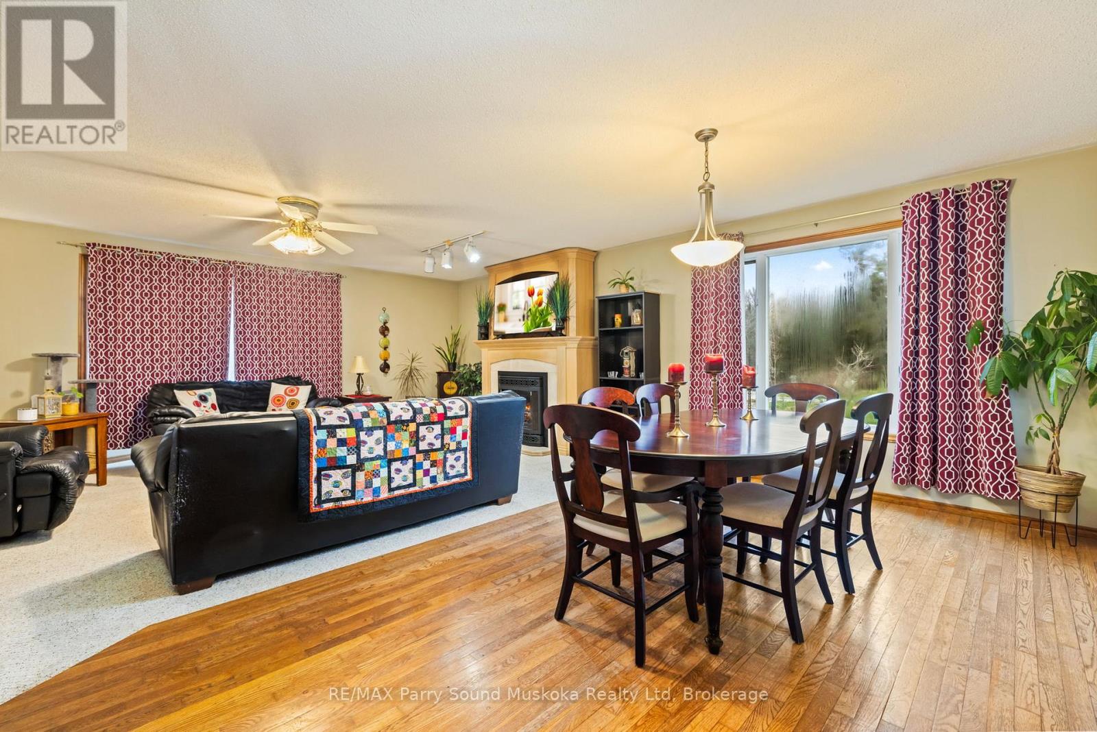 54 PINERIDGE DRIVE - 8