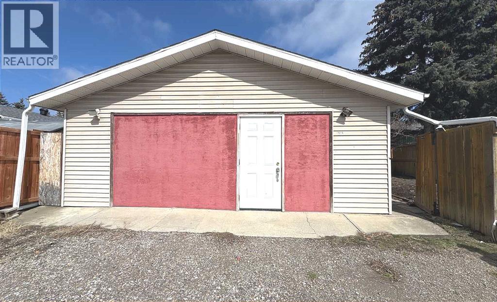 2715 41A Avenue SE - 22