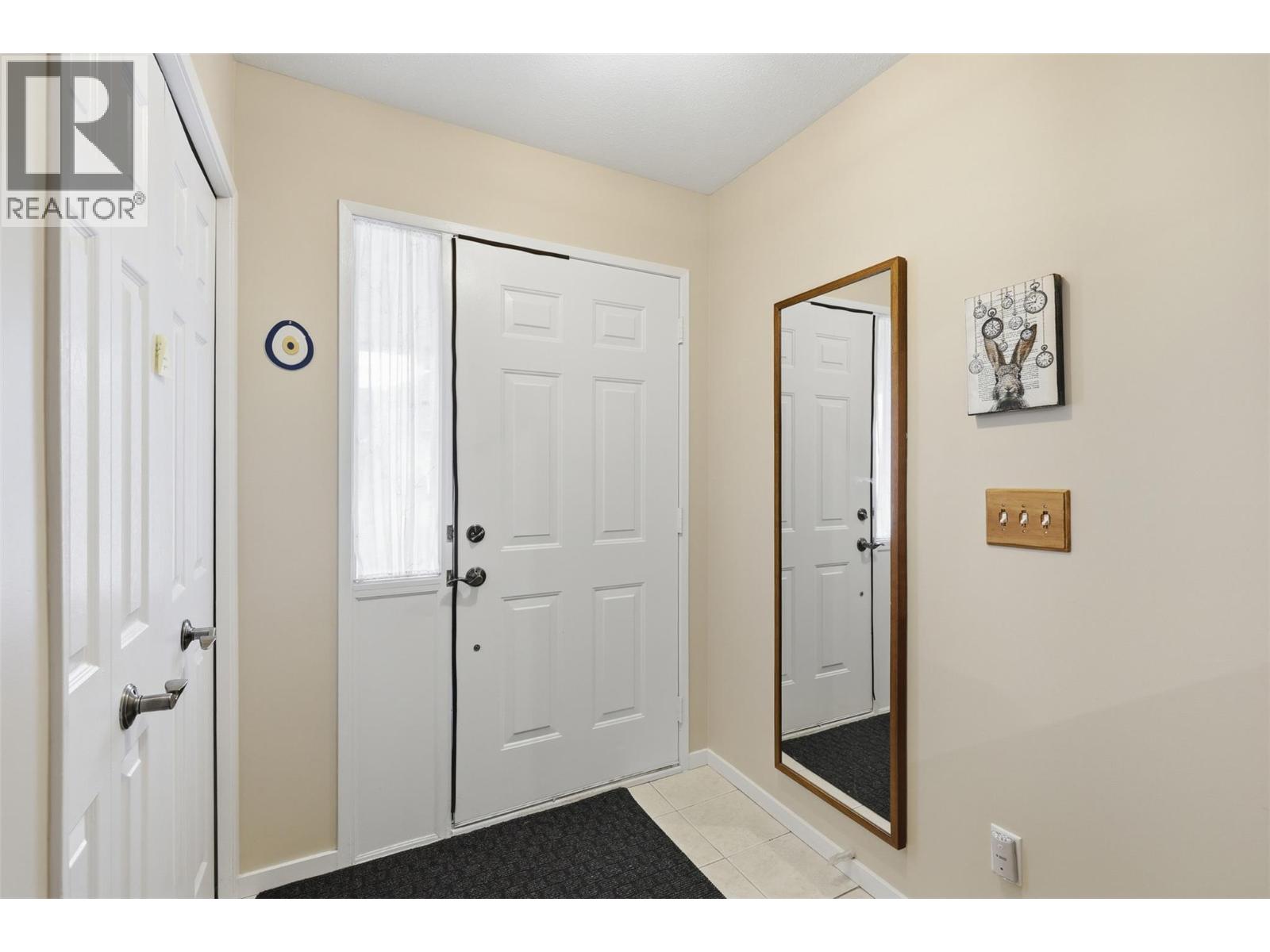 135 CHANCELLOR Drive - 5