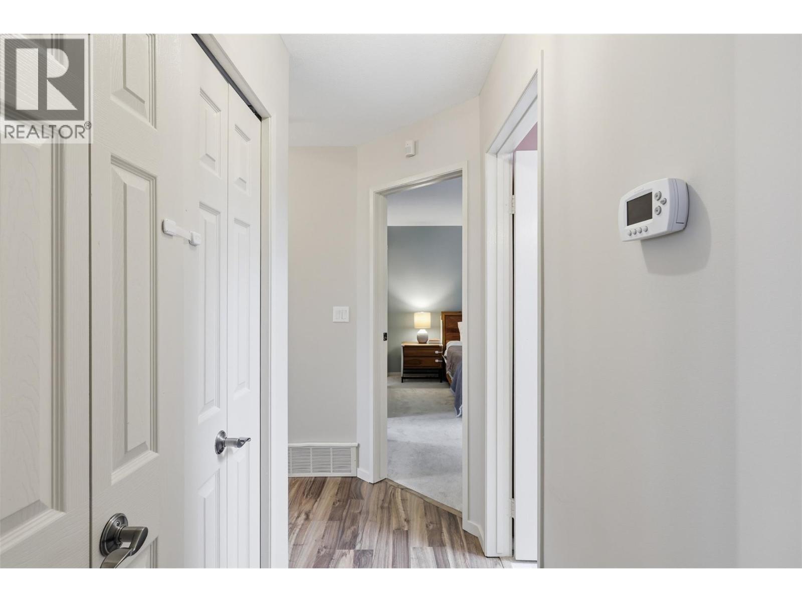 135 CHANCELLOR Drive - 22