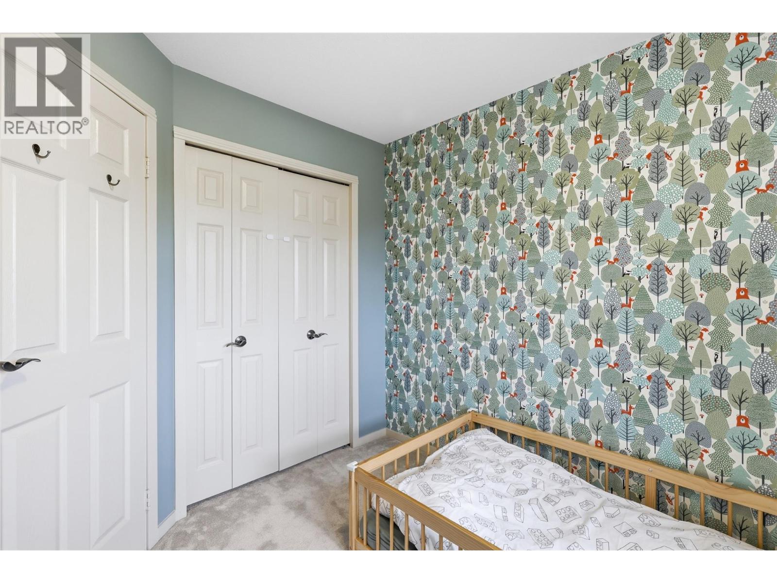 135 CHANCELLOR Drive - 30