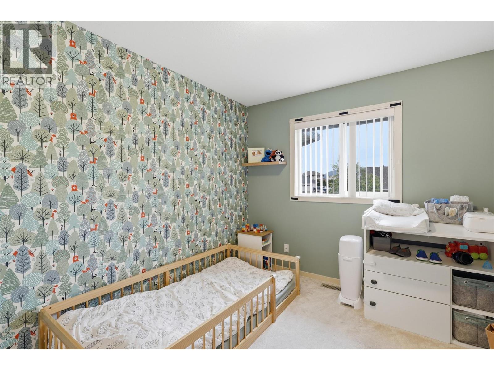 135 CHANCELLOR Drive - 29
