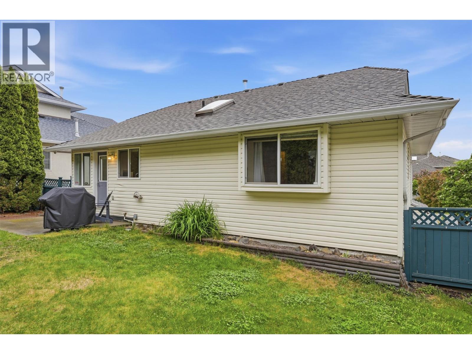 135 CHANCELLOR Drive - 51