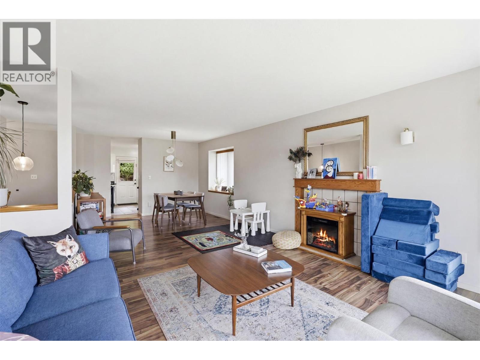 135 CHANCELLOR Drive - 12