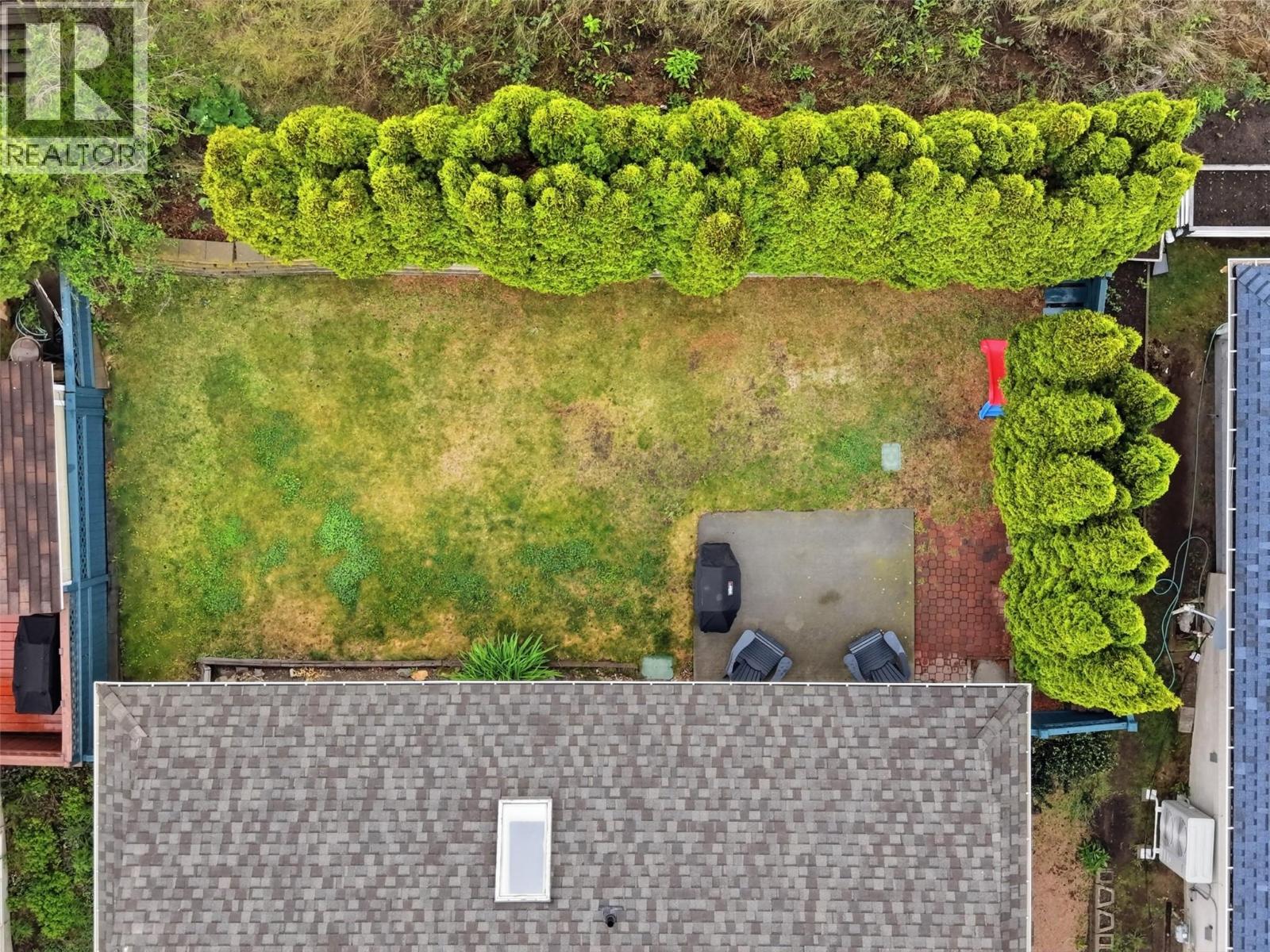 135 CHANCELLOR Drive - 53