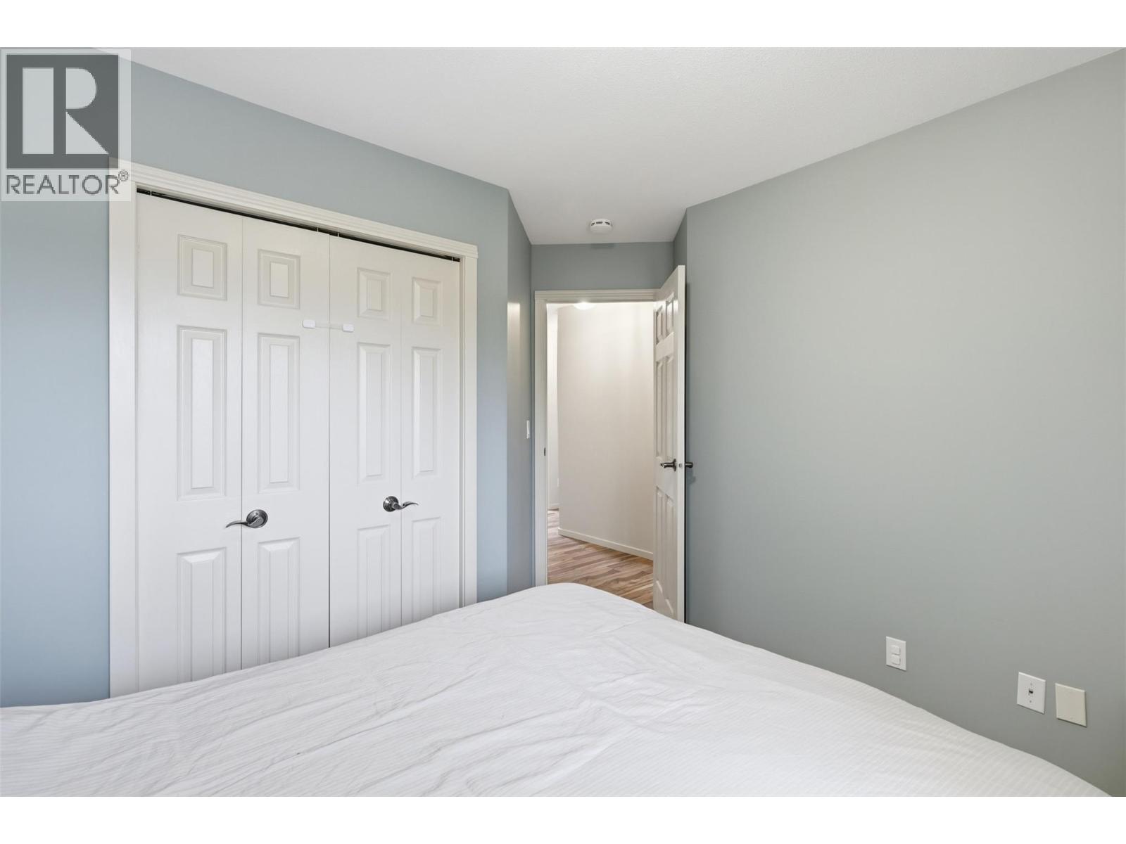 135 CHANCELLOR Drive - 28