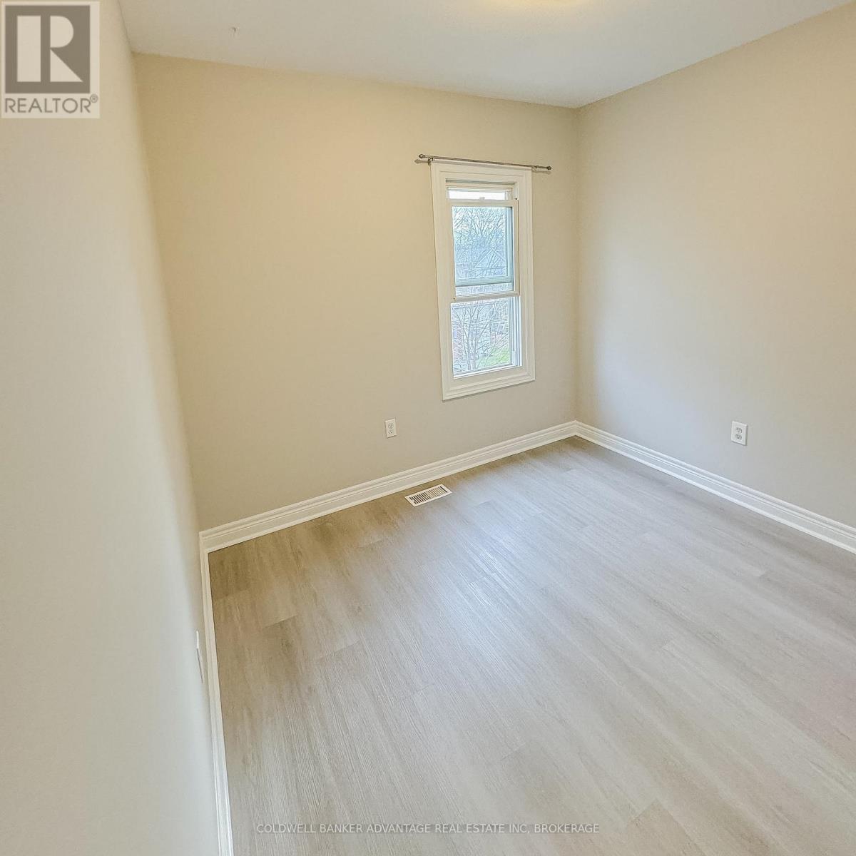 123 DAIN AVENUE - 25