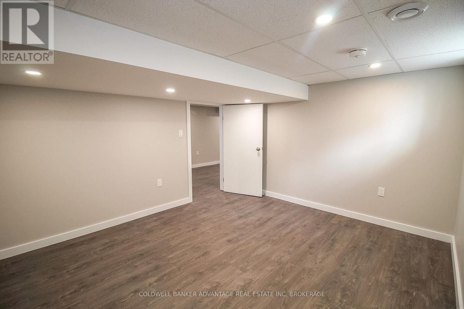 123 DAIN AVENUE - 35