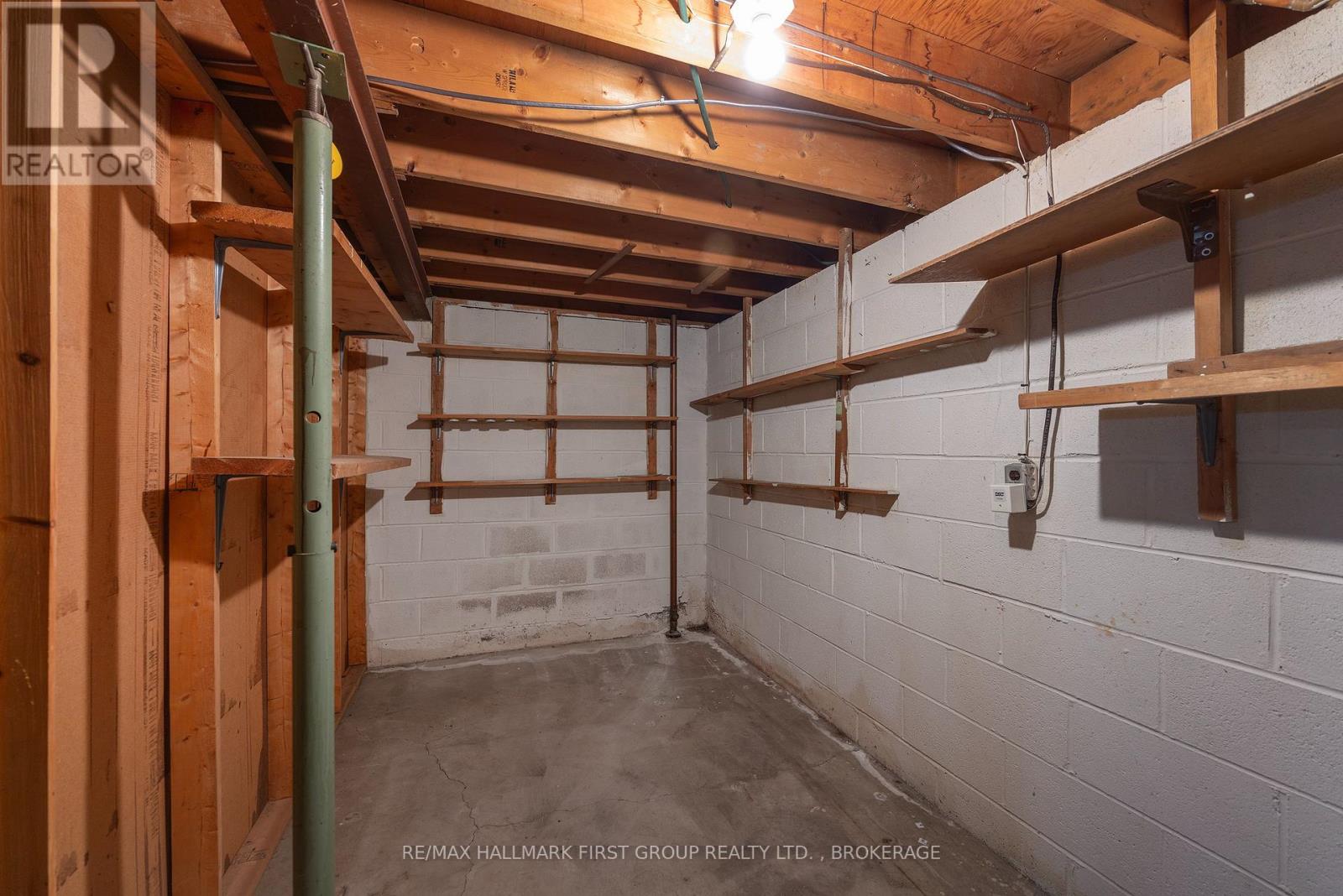 71 MORENZ CRESCENT - 37