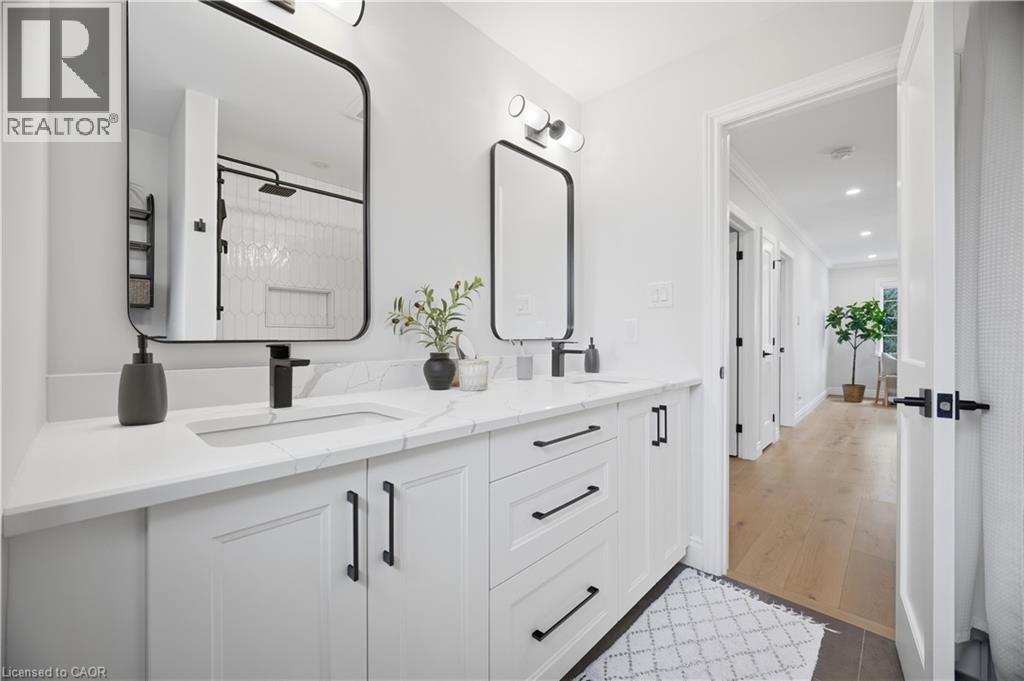 1219 PRIORY Court, Oakville, Ontario, L6M1B5 — Photo 4
