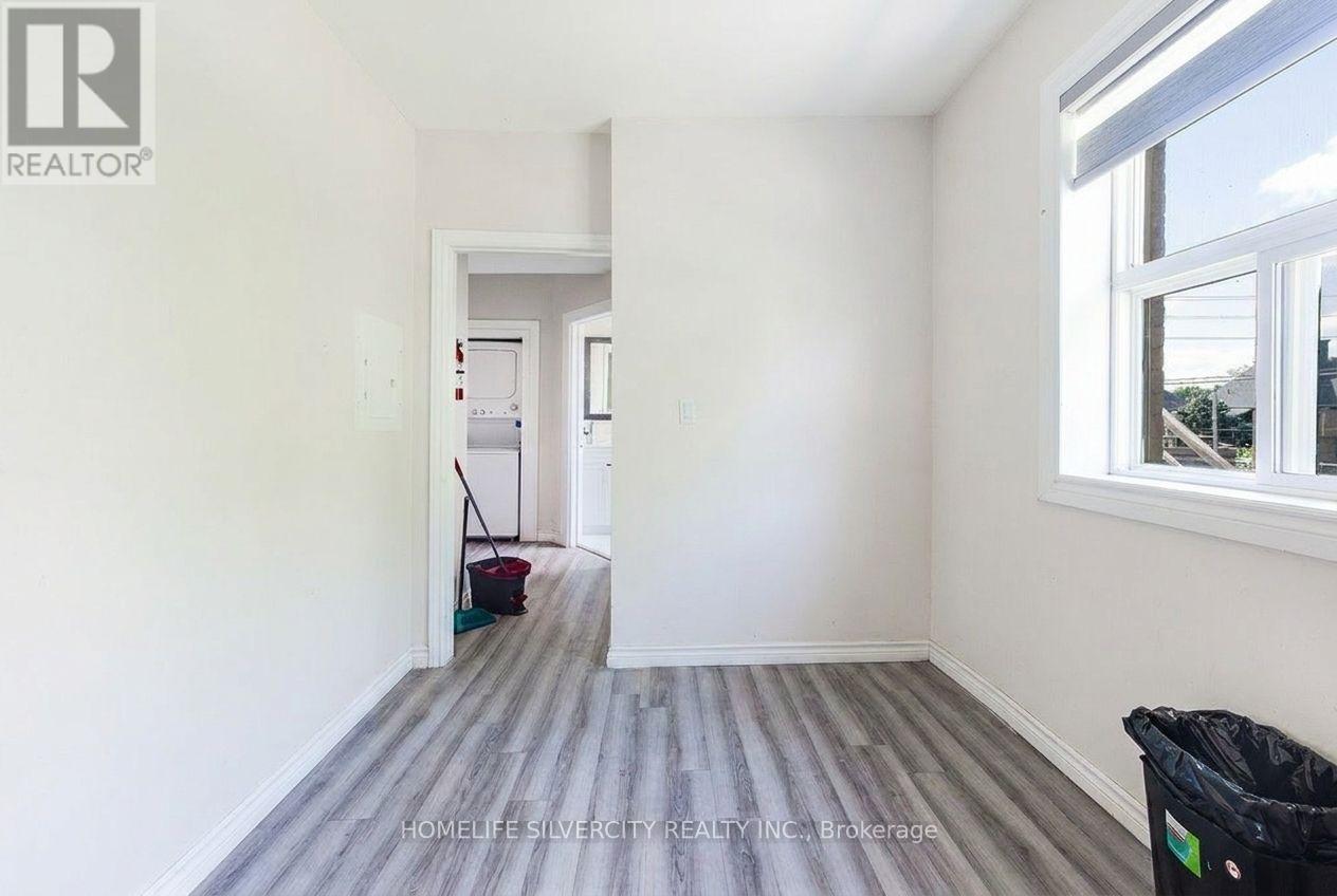 544 DUNDAS STREET E - 12