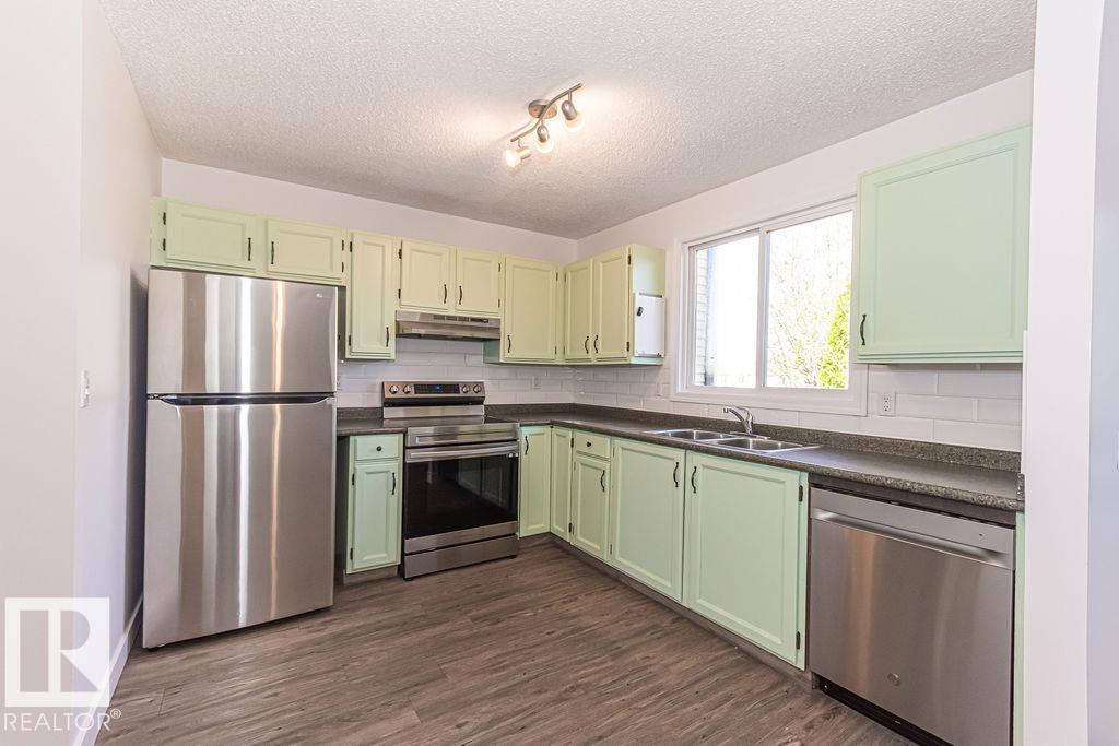 1035 VILLAGE DR, Sherwood Park