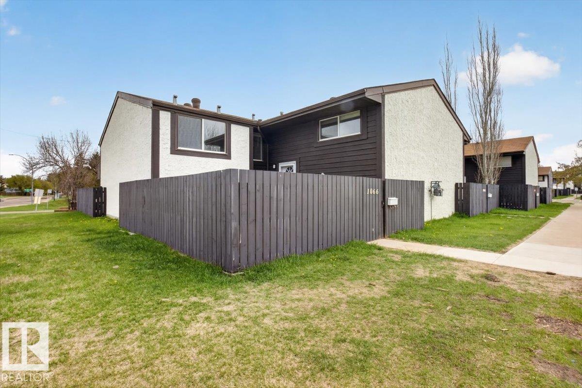 1066 KNOTTWOOD RD E NW - 33