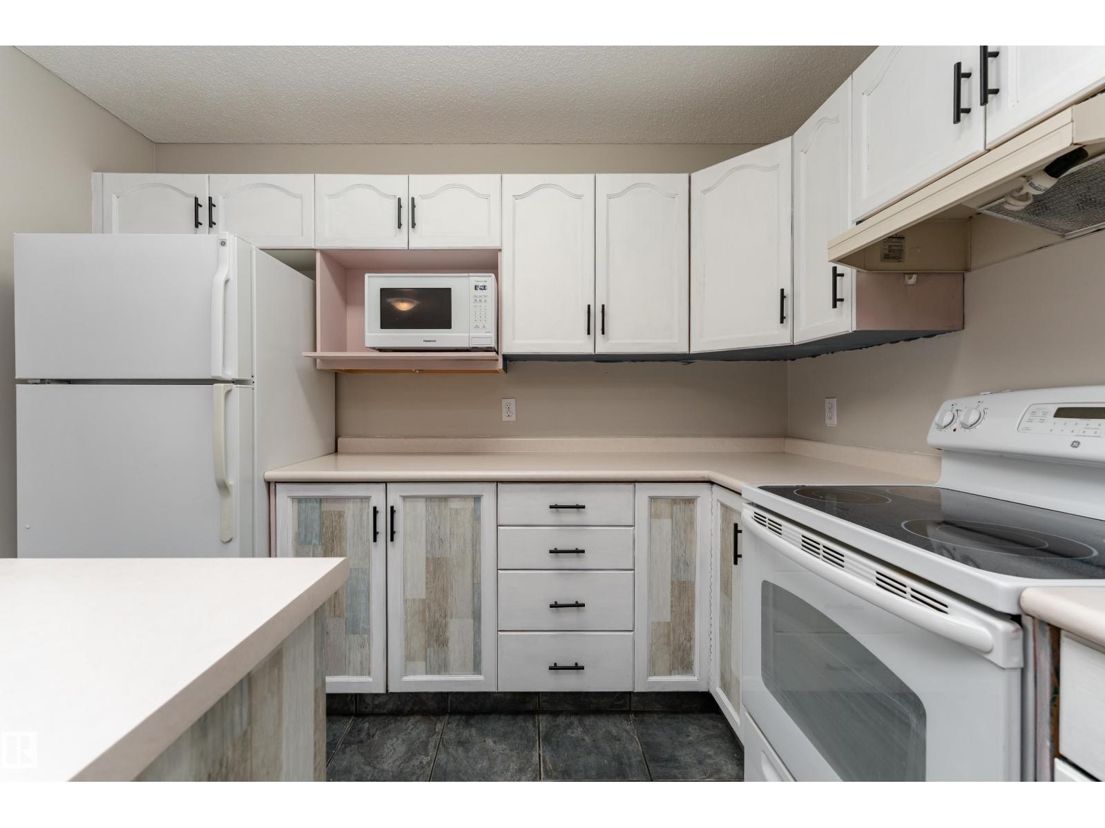 121 BULYEA RD NW - 15