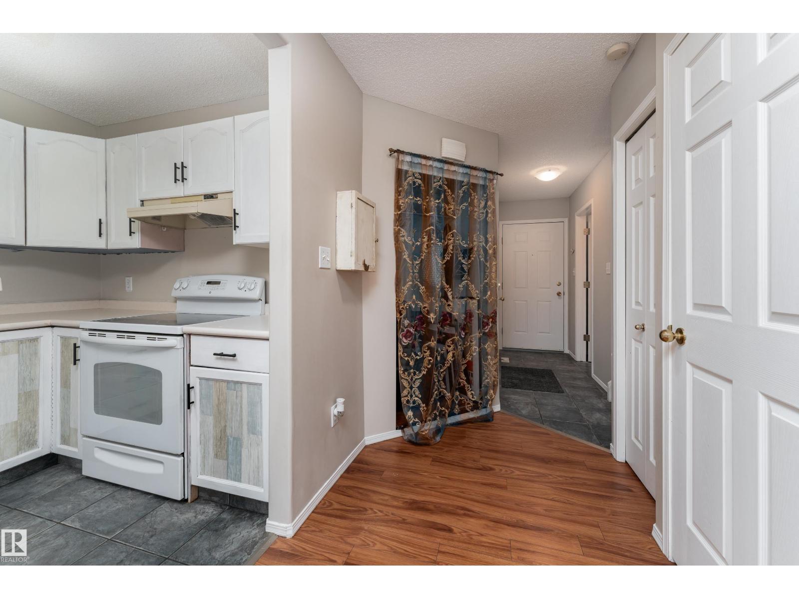 121 BULYEA RD NW - 19