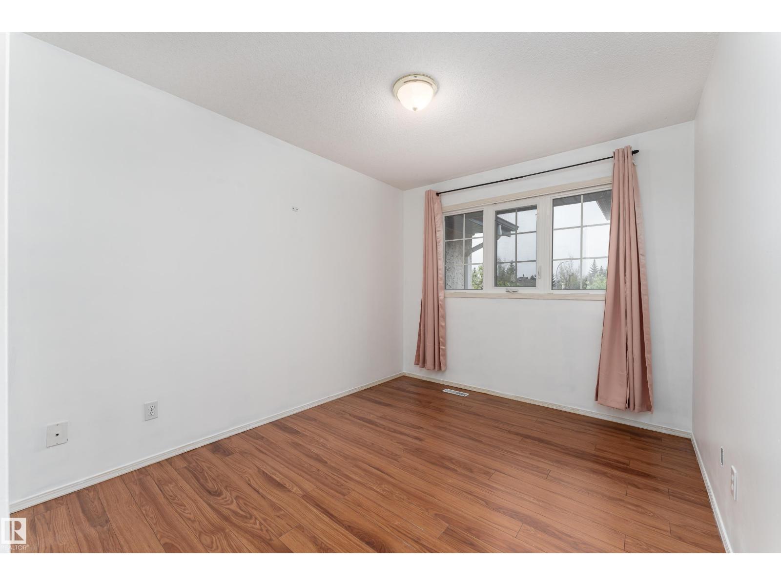 121 BULYEA RD NW - 24