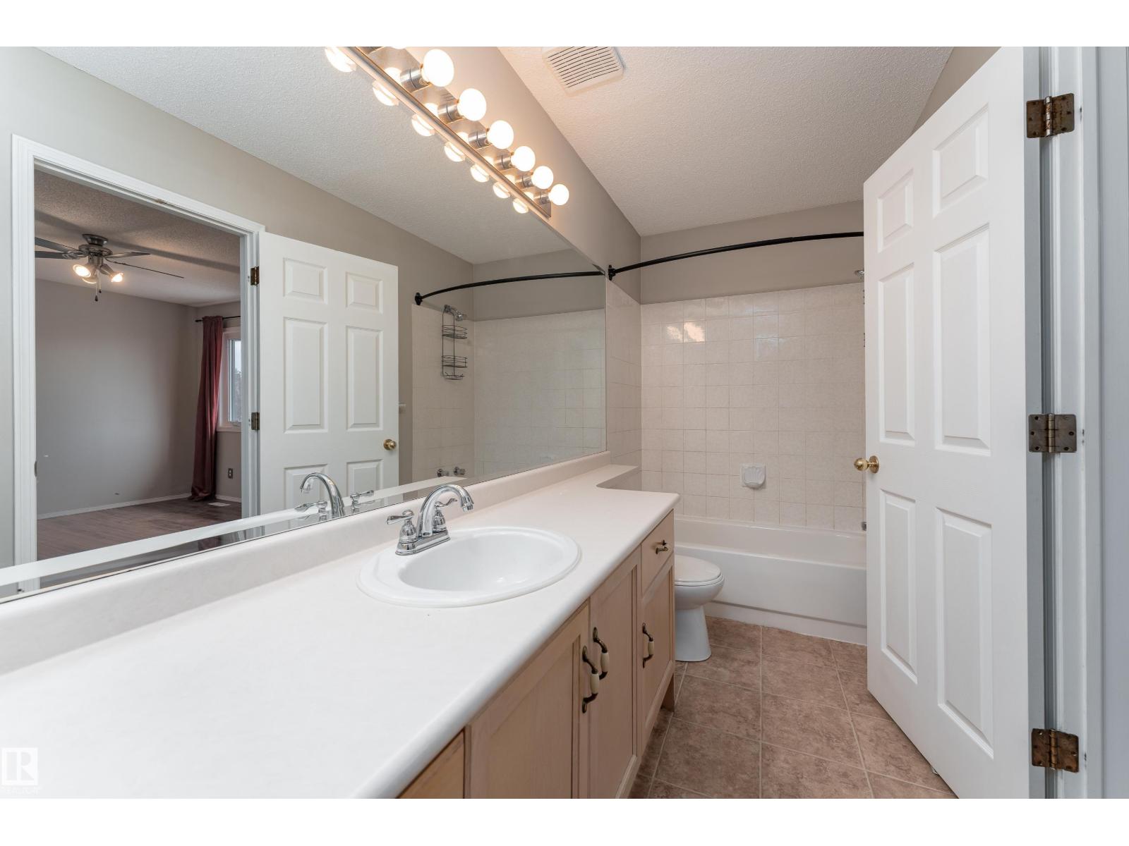 121 BULYEA RD NW - 32
