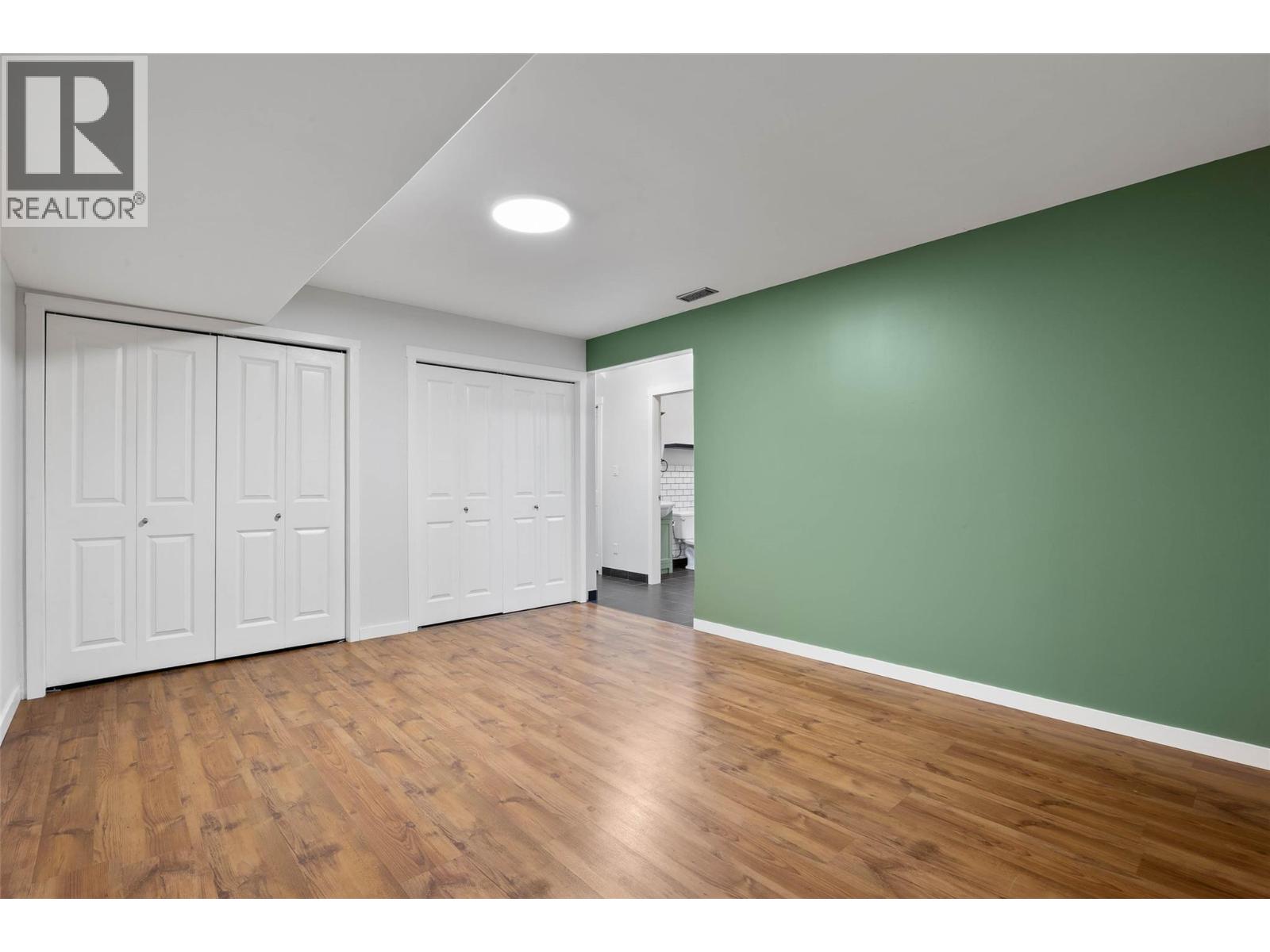 #32 1855 Hillside Drive - 24
