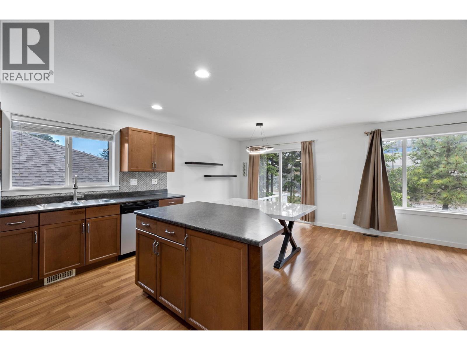 #32 1855 Hillside Drive - 8