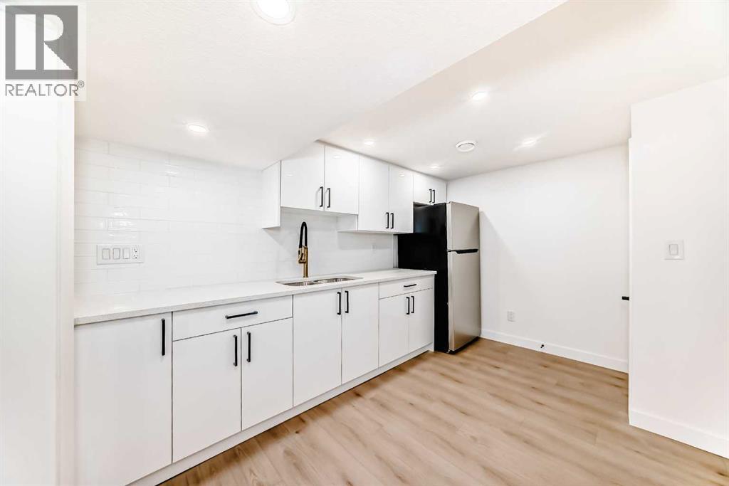 4936 45 Street SW - 28