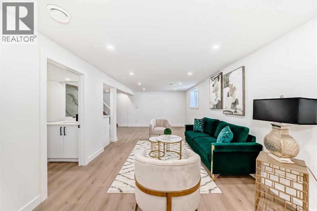 4936 45 Street SW - 26