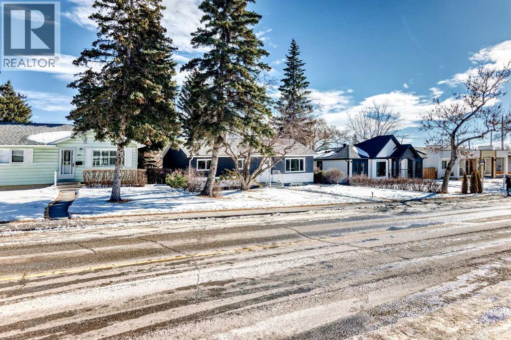 4936 45 Street SW - 47