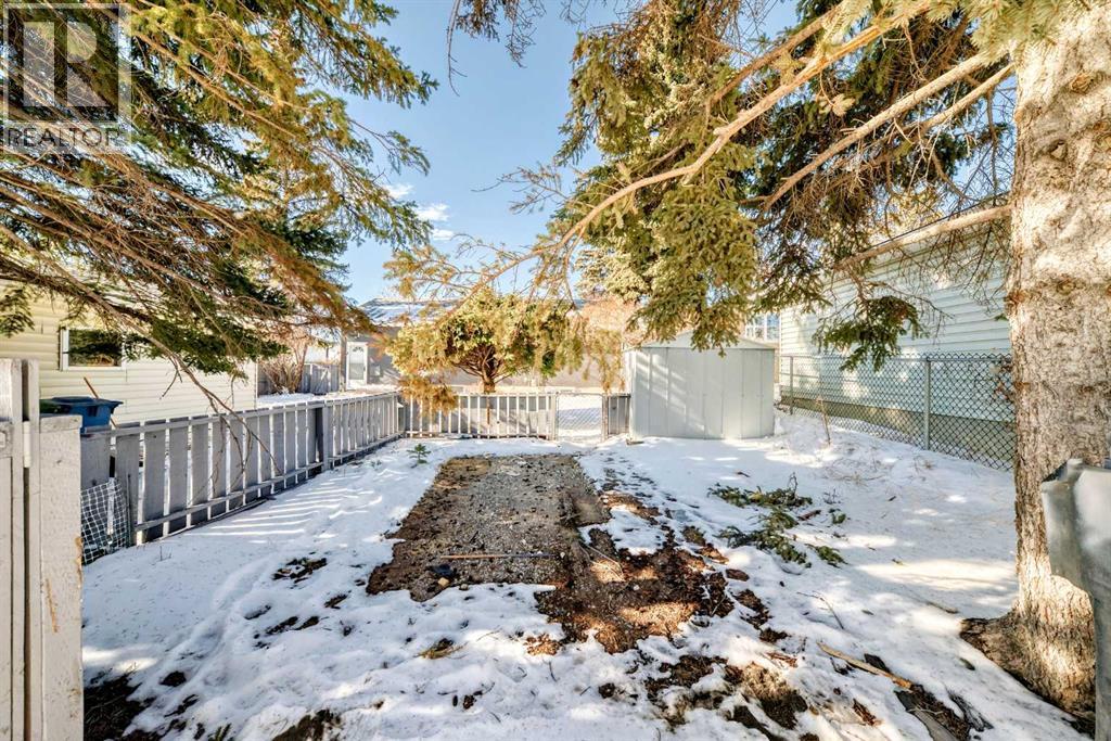 4936 45 Street SW - 38