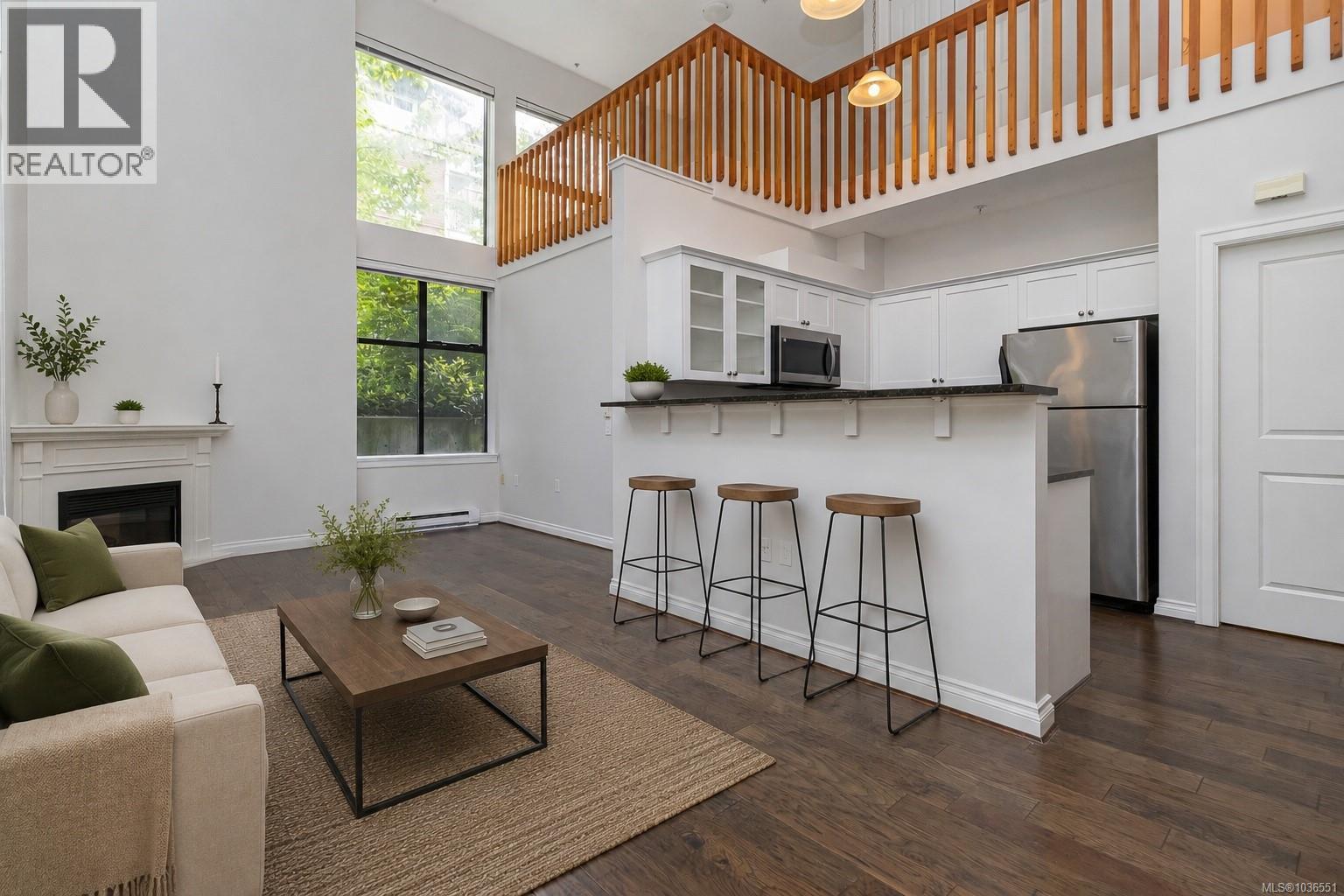 #104 820 Short St - 4