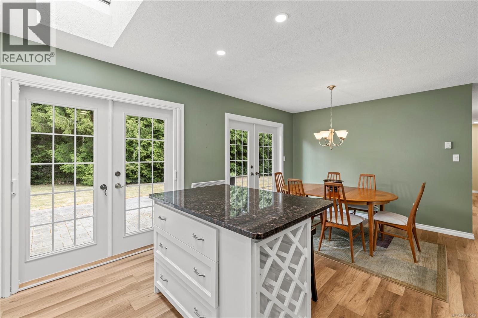 467 Rowan Dr - 24